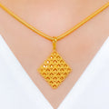 Intricate Scalloped 22k Gold Pendant Set