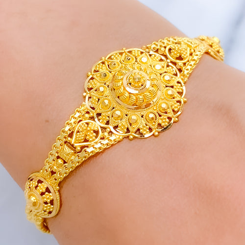 Refined Traditional Flower 22k Gold Bracelet