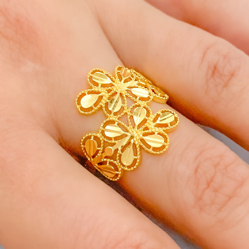 Modern Overlapping 22k Gold Petal Ring