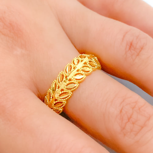 Timeless Leaf 22k Gold Band Ring