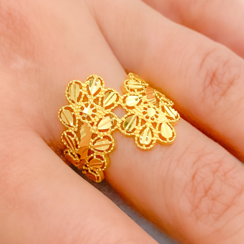 Exquisite Striped 22k Gold Petal Ring