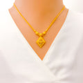 22k-gold-reflective-diamond-shaped-gold-necklace-set