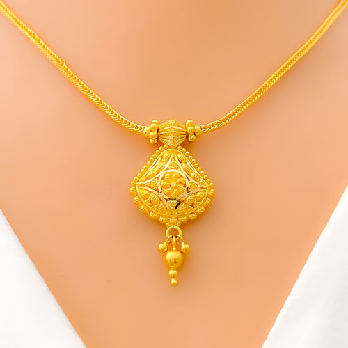 22k-gold-attractive-flower-accented-necklace-set