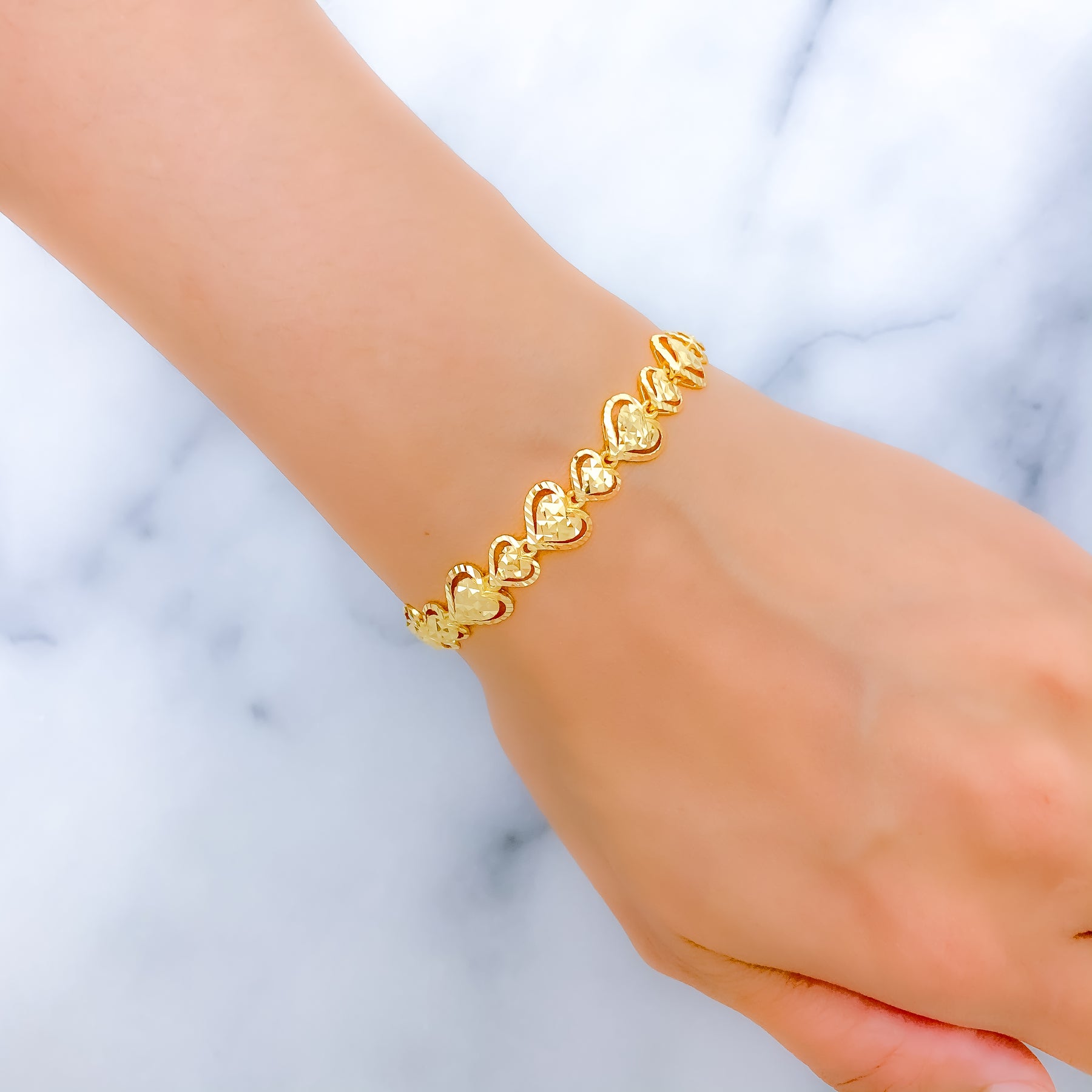 Stunning Golden Heart Bracelet – Andaaz Jewelers