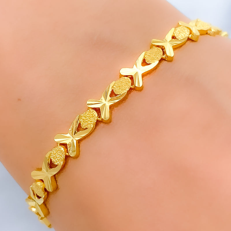 Dainty Sand Finish Bracelet