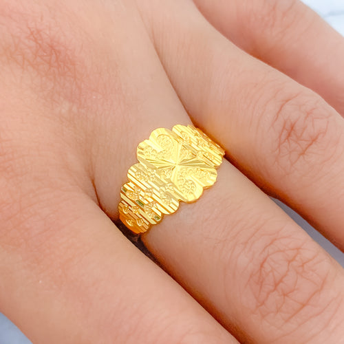 Noble Etched Hearts 22k Gold Ring