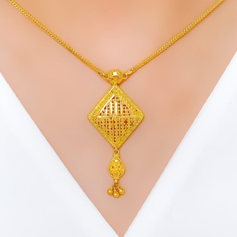 Shiny Striped Diamond 22k Gold Necklace Set