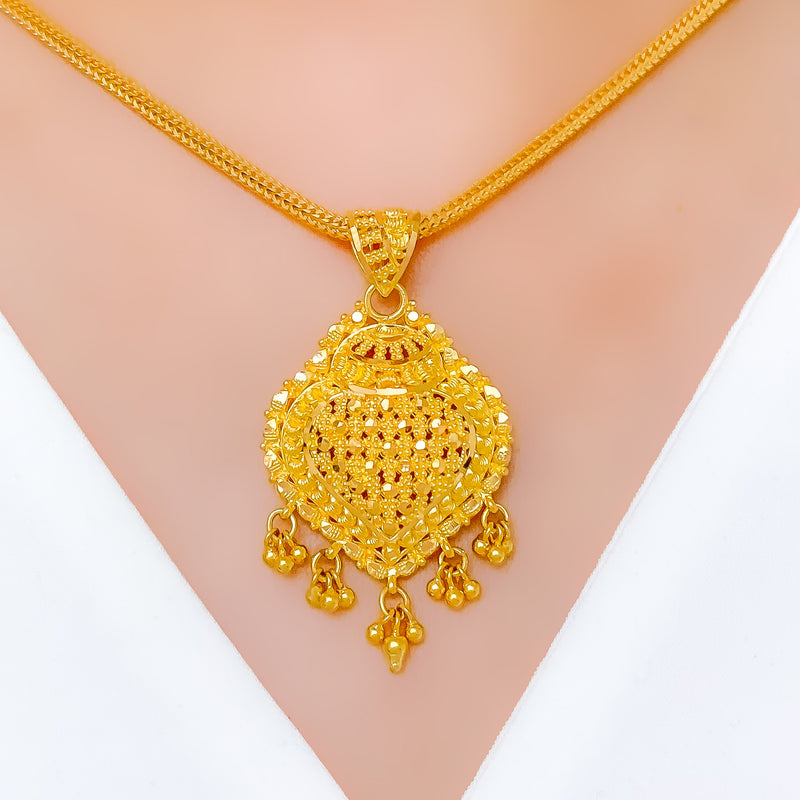 Exquisite High Finish 22k Gold Pendant Set