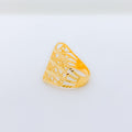 Grand Glossy Curved 22k Gold Ring