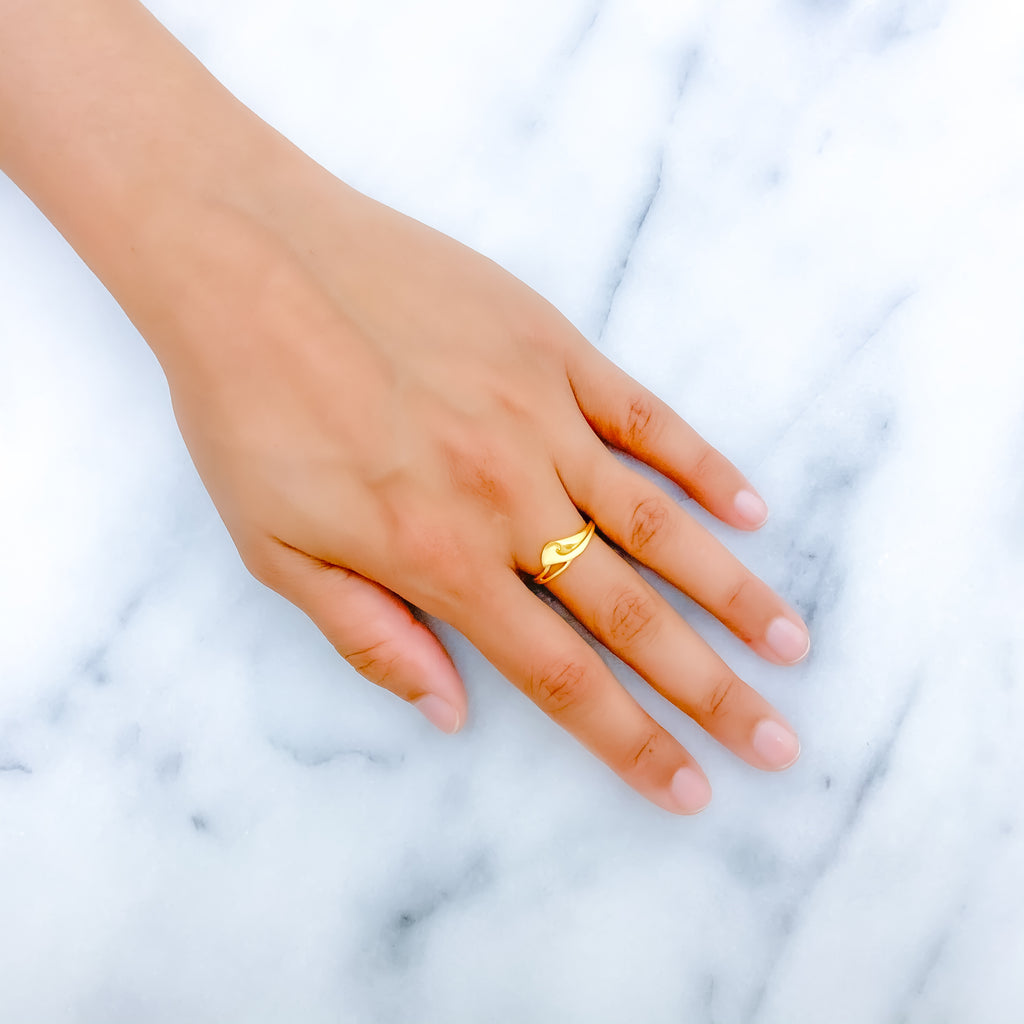 Modest Curved 22k Gold Ring – Andaaz Jewelers