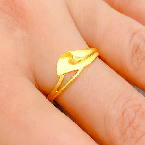 Modest Curved 22k Gold Ring