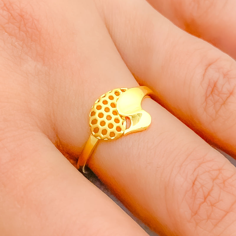 Dotted Paisley Ring