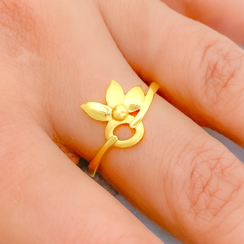 Reflective Open Flower 22k Gold Ring