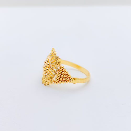 Graceful Filigree Gold Ring