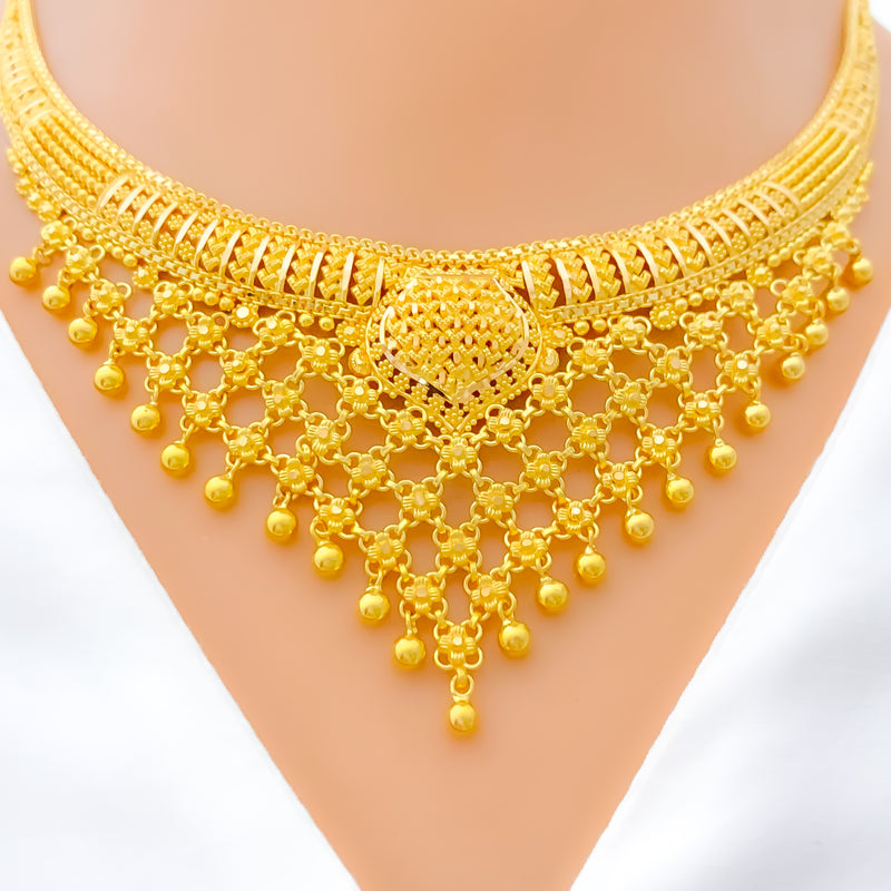 22k-gold-Festive Netted V Shaped Necklace Set