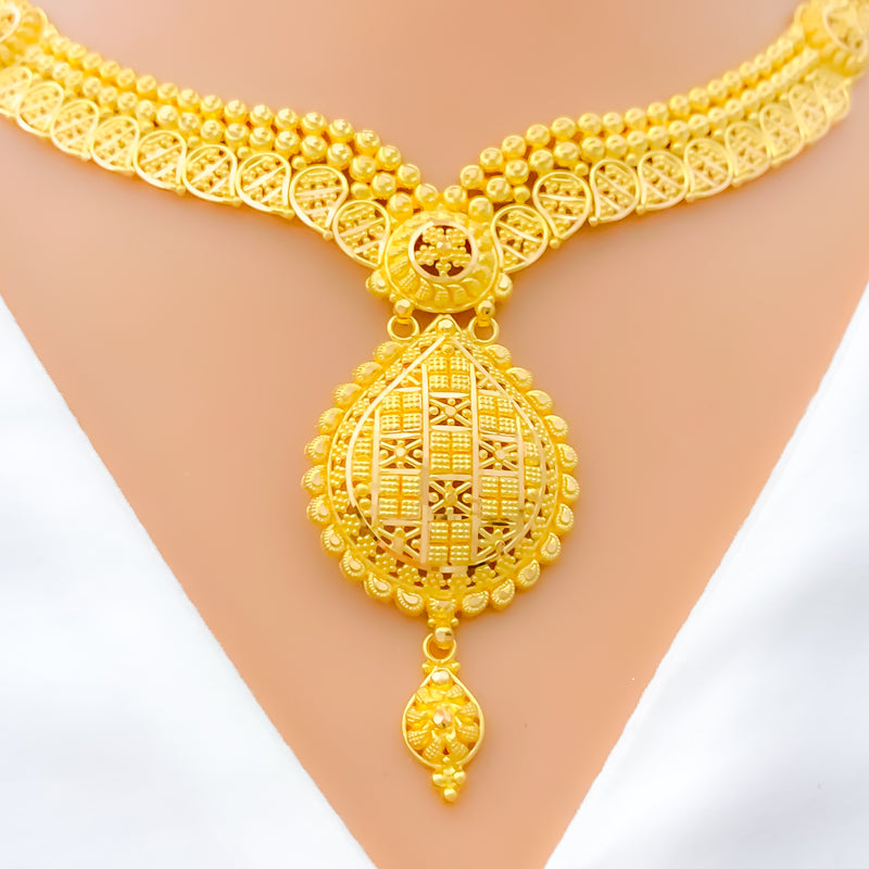 22k-gold-Graceful Paisley Adorned Necklace Set