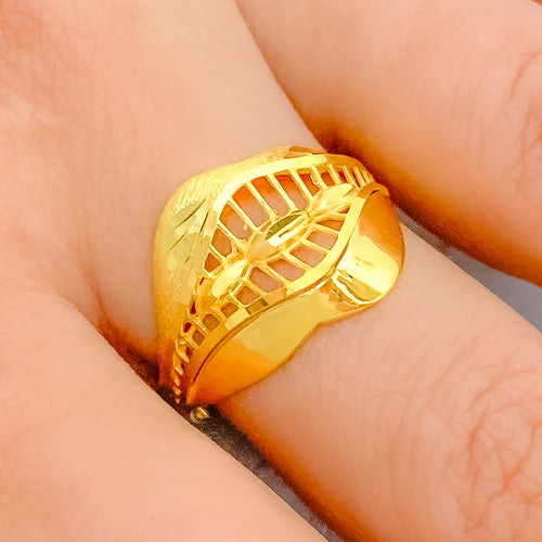 Luscious Wired Leaf Ring