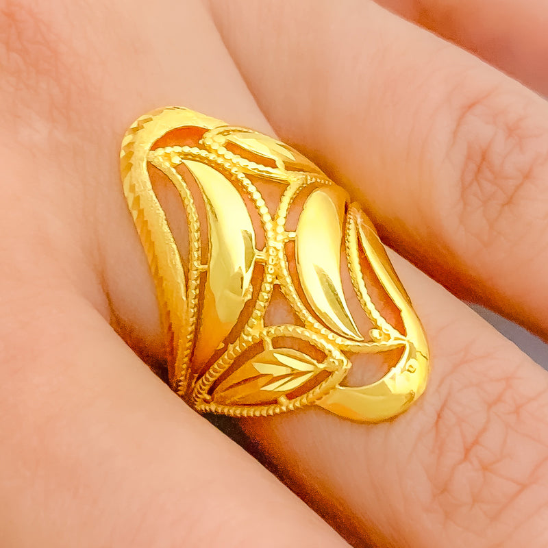 Dazzling Elongated Leaf Ring