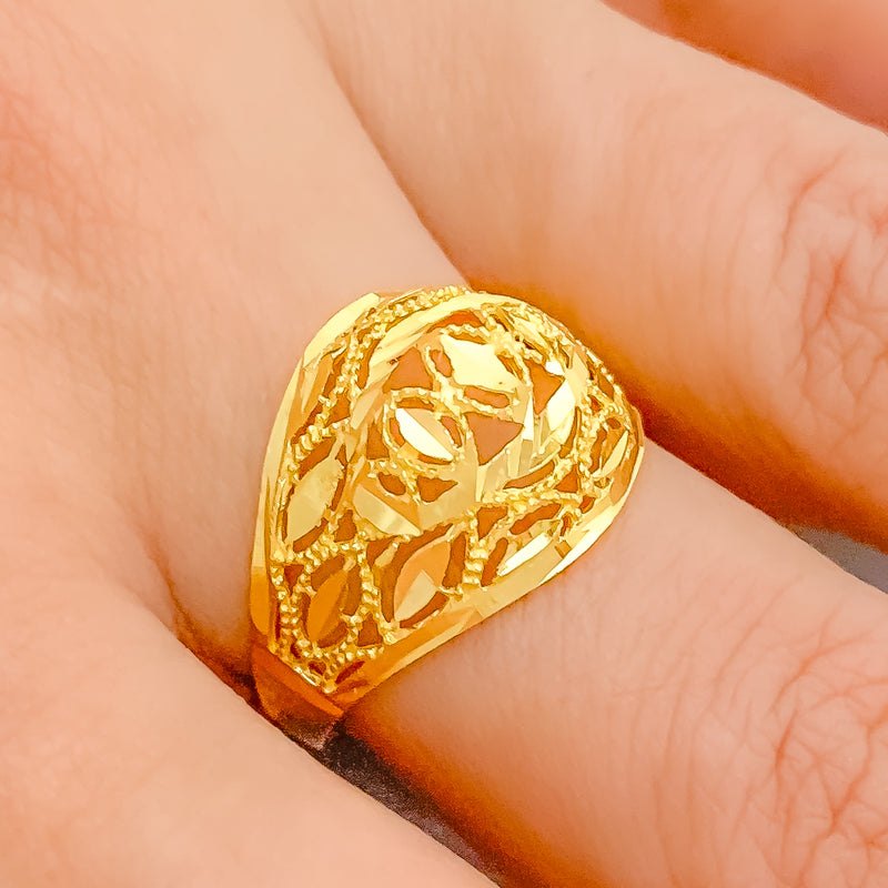 Dapper Leafy Gold 22k Gold Ring