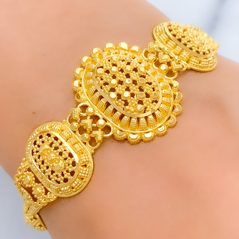 22k-gold-sparkling-scalloped-oval-bracelet
