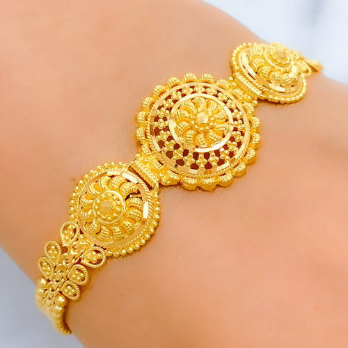 22k-gold-decorative-triple-flower-bracelet