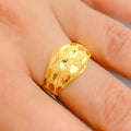 21k-gold-everyday-detailed-ring