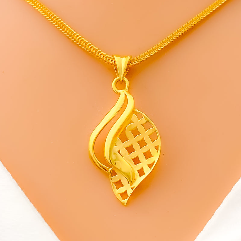 22k-gold-Stylish Lightweight Wavy Pendant 