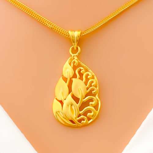 22k-gold-Opulent Filigree Leaf Pendant 