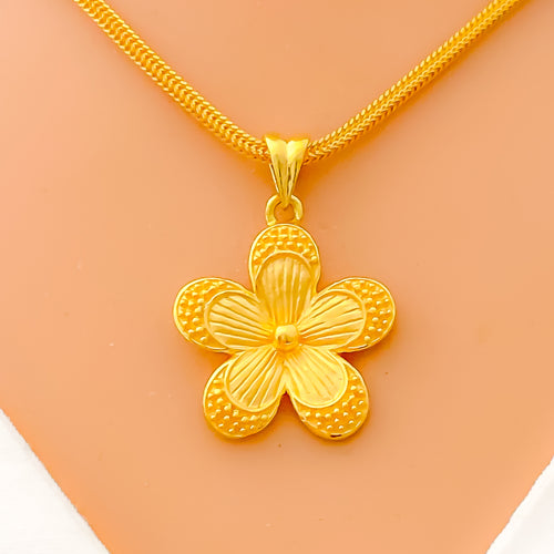 22k-gold-Smooth Finish Striped Flower Pendant 