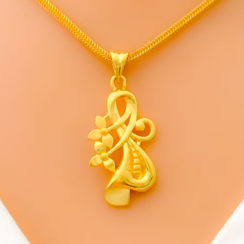 22k-gold-Majestic Blooming Flower Pendant 