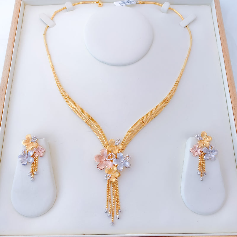 Elevated Flower Necklace Set