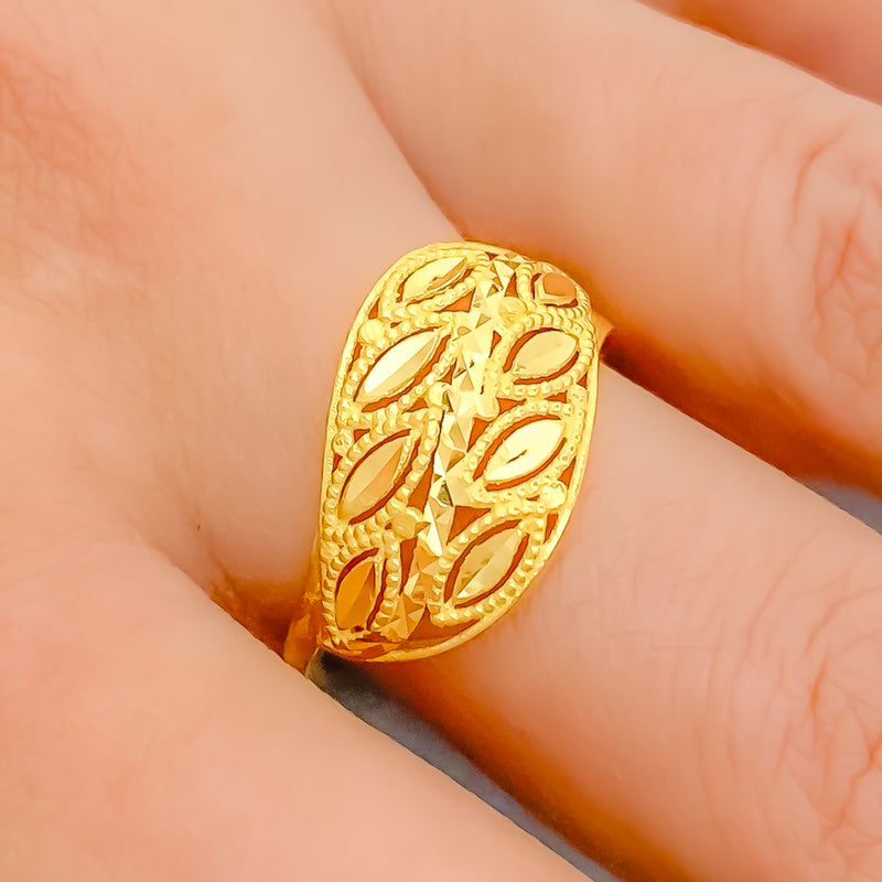 22k-charming-wavy-gold-ring