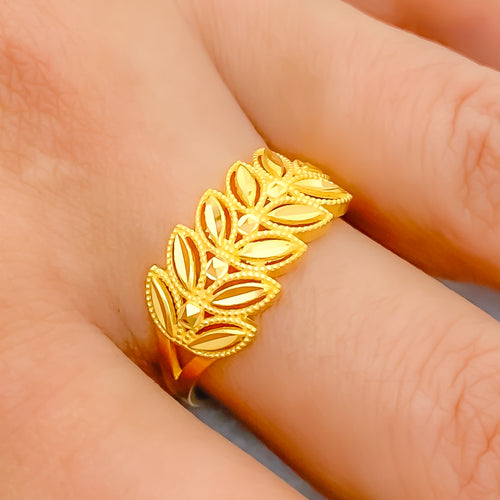 22k-gold-fancy-fashionable-leaf-ring