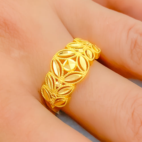 22k-gold-graceful-graduating-marquise-leaf-ring