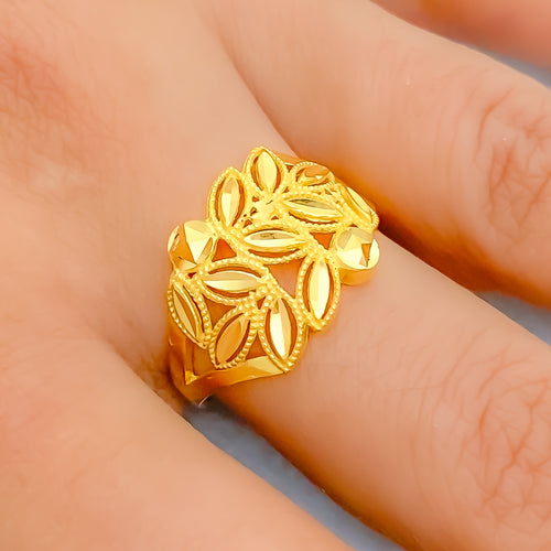 22k-gold-medium-sparkling-sophisticated-ring