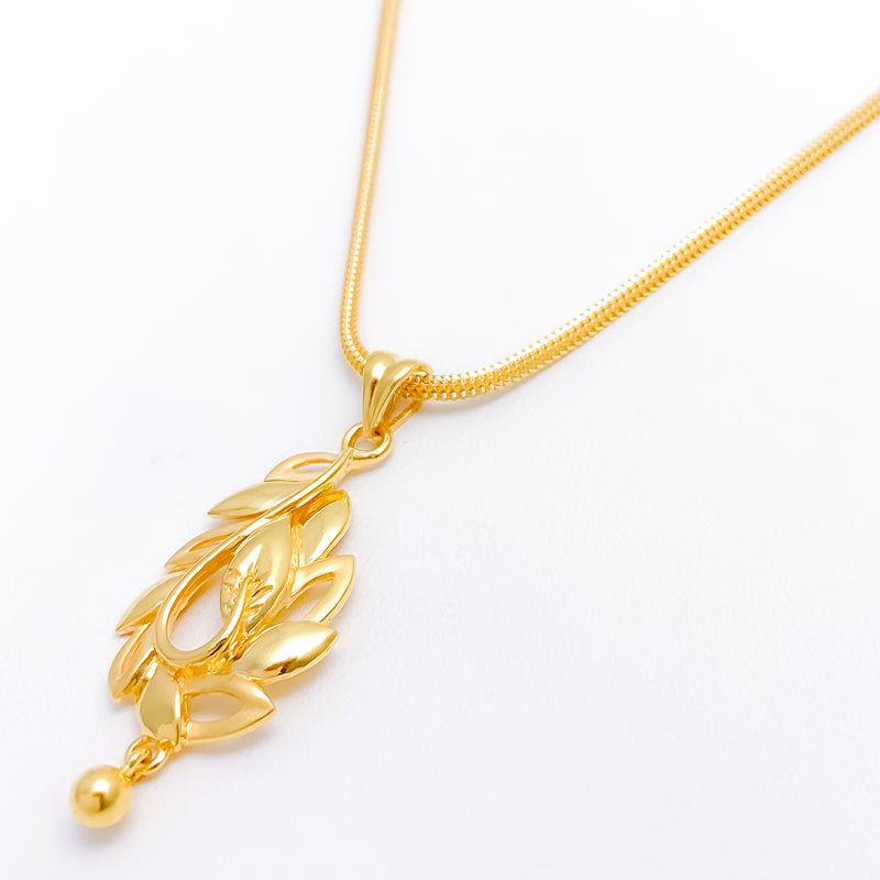 Trendy Medium Leaf 22k Gold Pendant