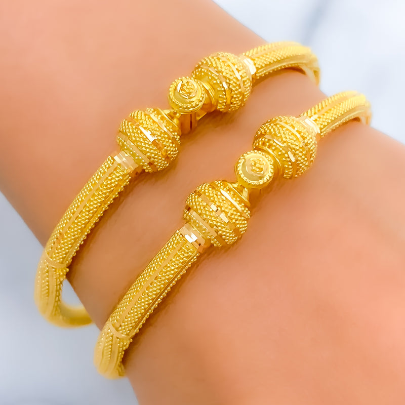 22k-gold-Posh Elegant Evergreen Pipe Bangles