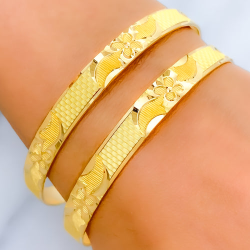 22k-gold-Smooth Textured Machine Cut Bangles