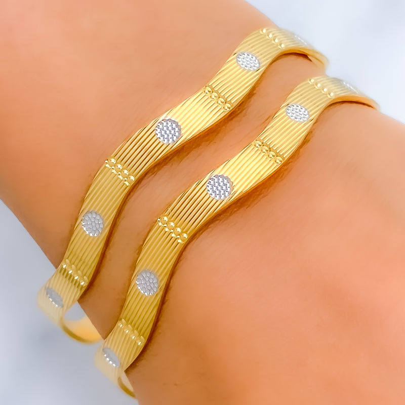 22k-gold-Fashionable Wavy Dotted Bangles