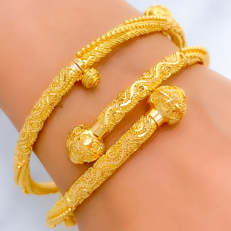 22k-gold-Magnificent Traditional Pipe Bangles