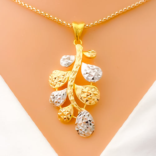 Charming Leaf 22K Gold Pendant Set