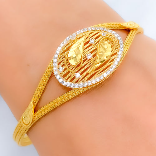 22k-gold-festive-leaf-adorned-bangle-bracelet