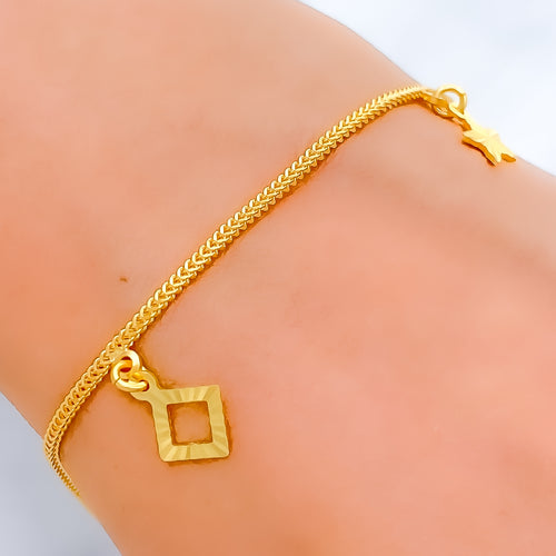 22k-gold-geometric-everyday-bracelet