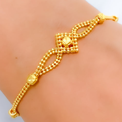 22k-gold-fashionable-sleek-bracelet
