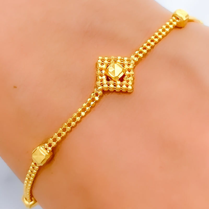 22k-gold-striking-upscale-bracelet