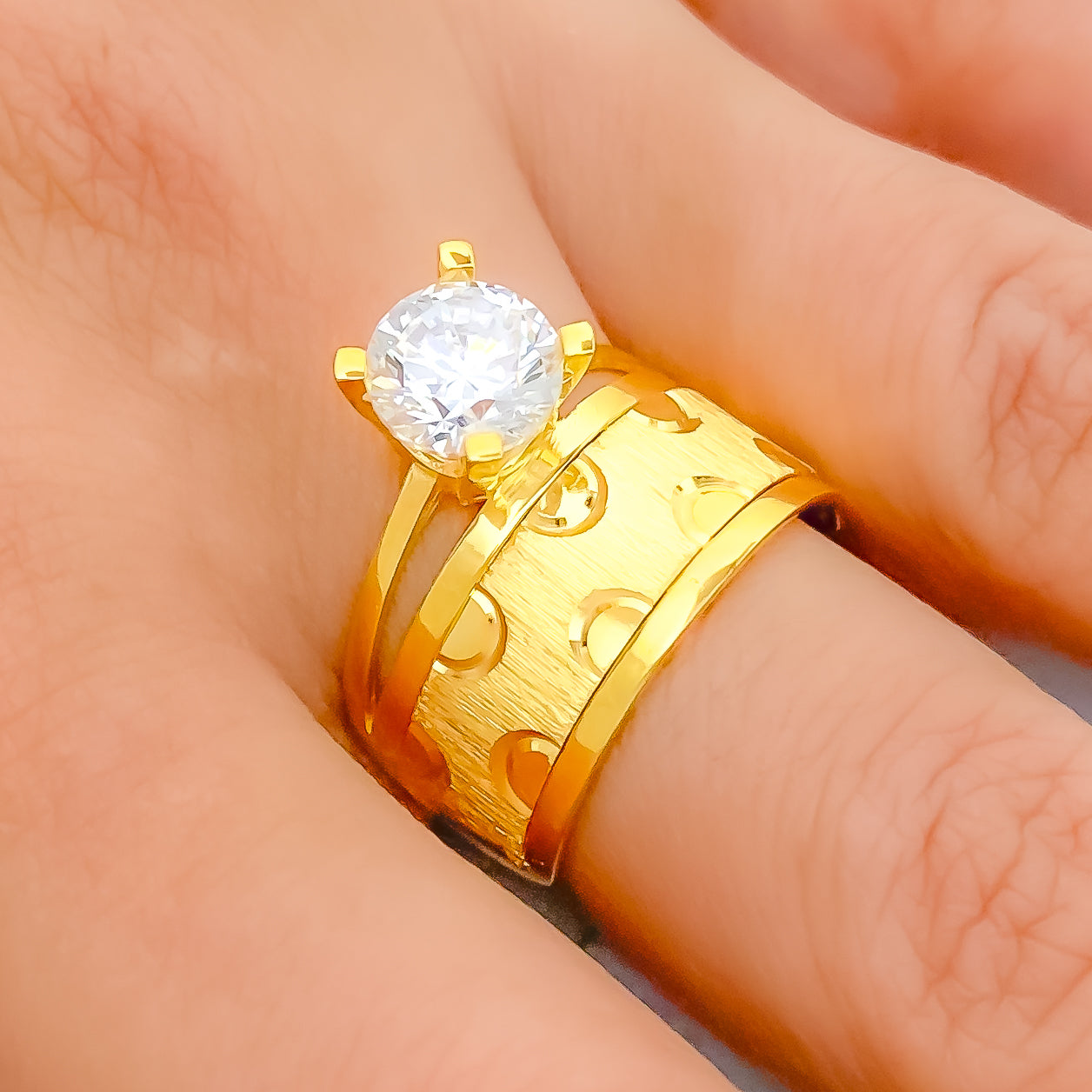 22k Yellow Gold Semi-Precious Floral Pattern Stone Statement Ring - RG-377
