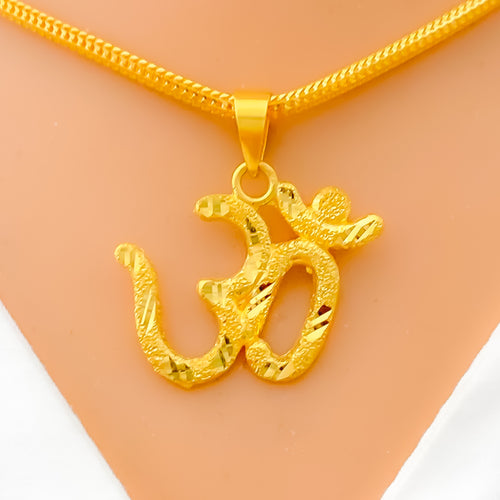 22k-gold-Lovely Textured OM Pendant 