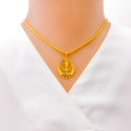 22k-gold-Reflective Ritzy Khanda Pendant 