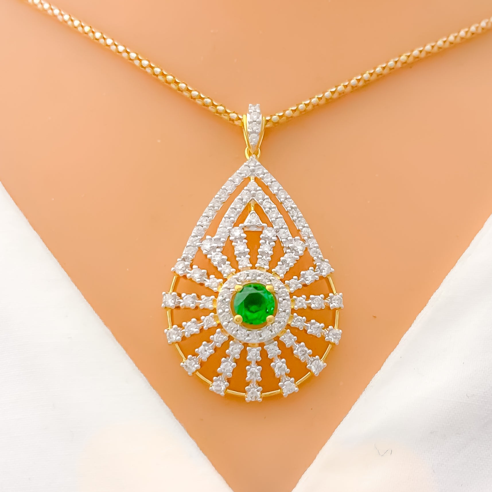 Diamond and gold pendant designs Clearance