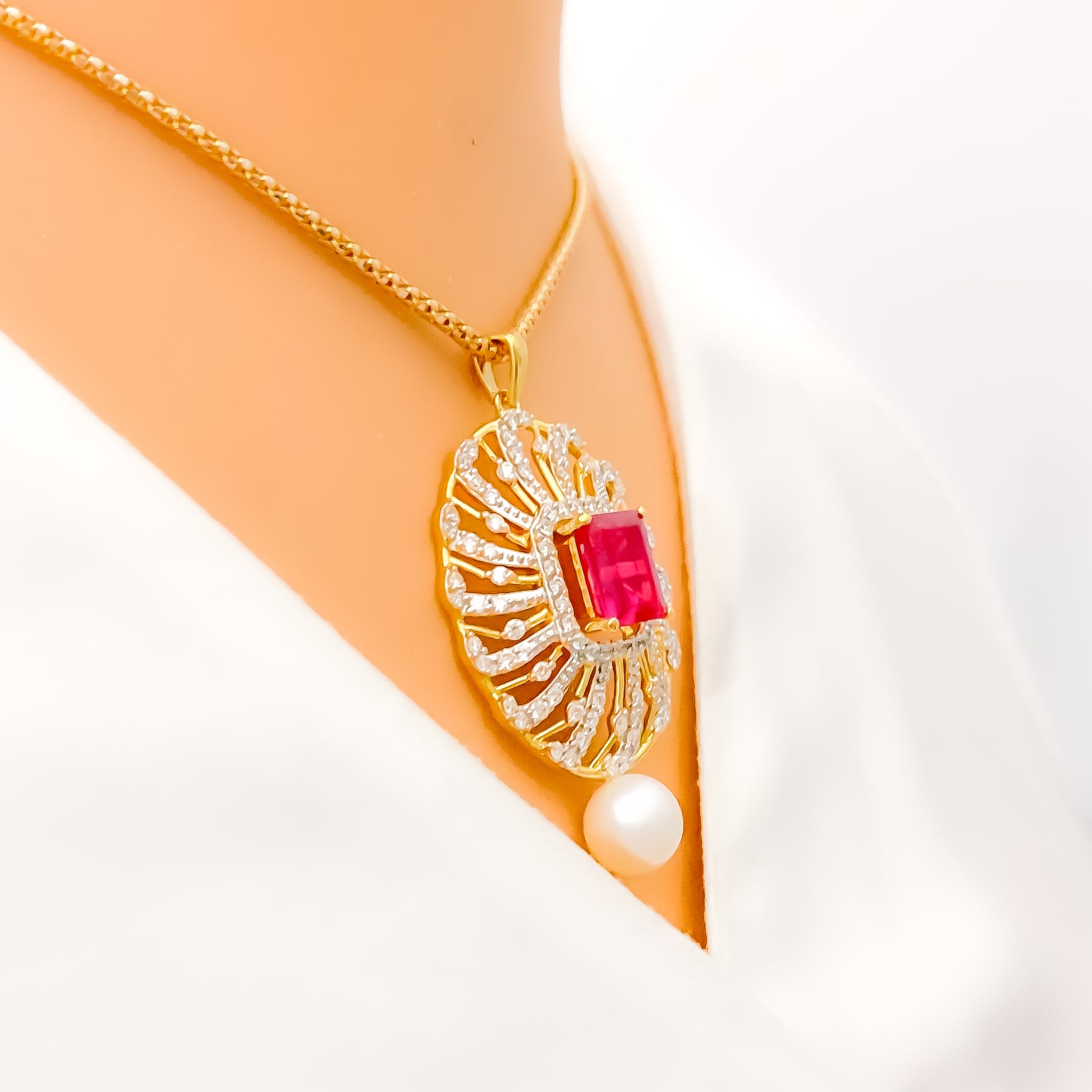Vibrant Upscale Diamond + 18k Gold Pendant Set – Andaaz Jewelers